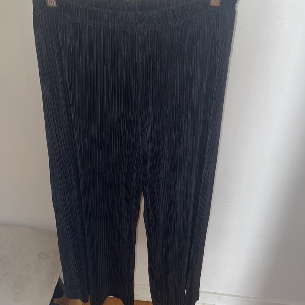 Top+ Pants - Picture 4 of 5